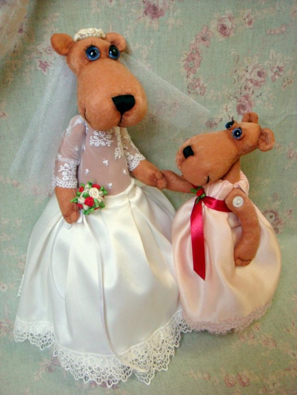 Львиная семья. А эта свадьба, свадьба...