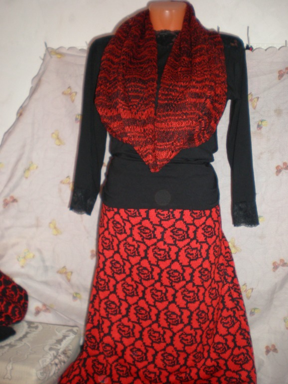 Комплект "Розы" .Юбка и два снуда.