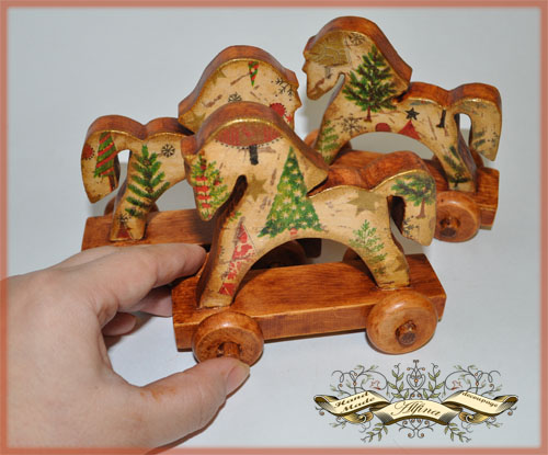 Табун новогодних лошадок.