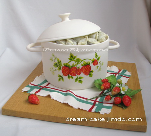 Кастрюля с пельменями