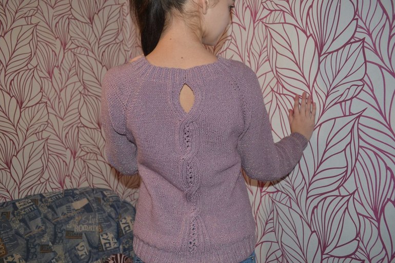 По мотивам модного джемпера, но на свой лад.