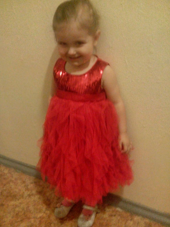 оно успело прийти к призднику)) примерили)