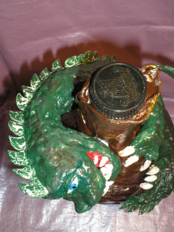 Дракон на скале ...