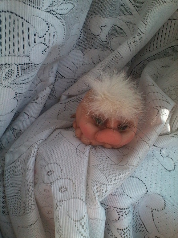 Поколдовала с капроном)))