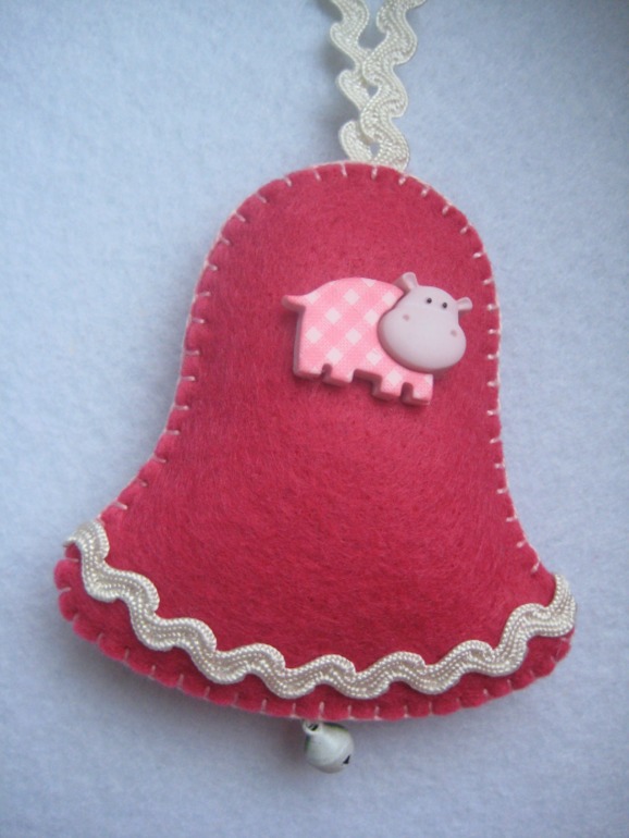 Елочные игрушки ищут дом