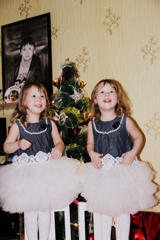 Продаю 2 платья!Ручной работы!по 800руб