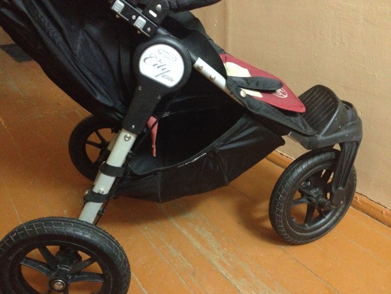 Коляска Baby Jogger City Elite б/у после 1 ребенка 13000 рублей (с бампером и дождевиком)