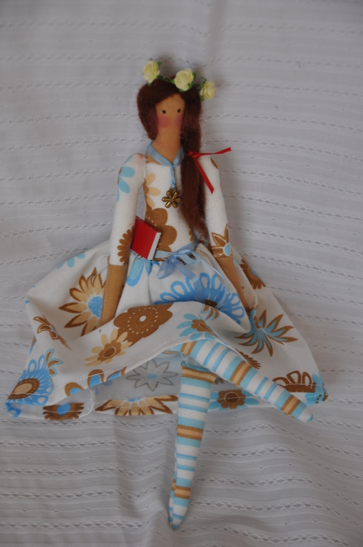 Три девицы с книжками)