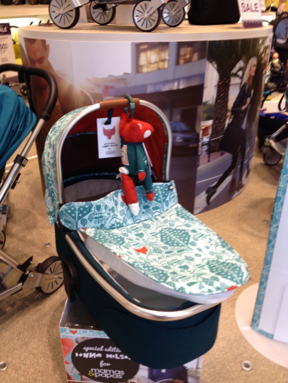 Очень нравится цветвое решение)) Простофото))