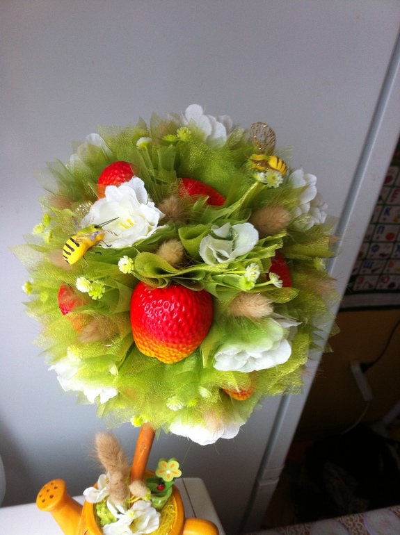 Клубника в цвету!