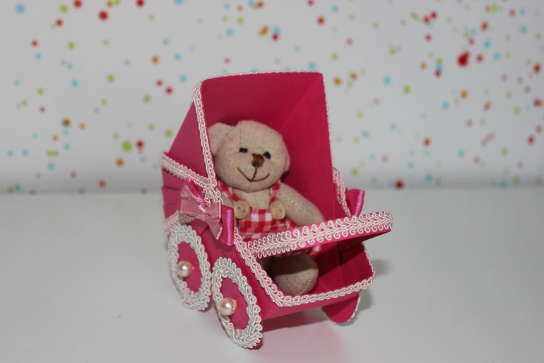 Коляска из бумаги