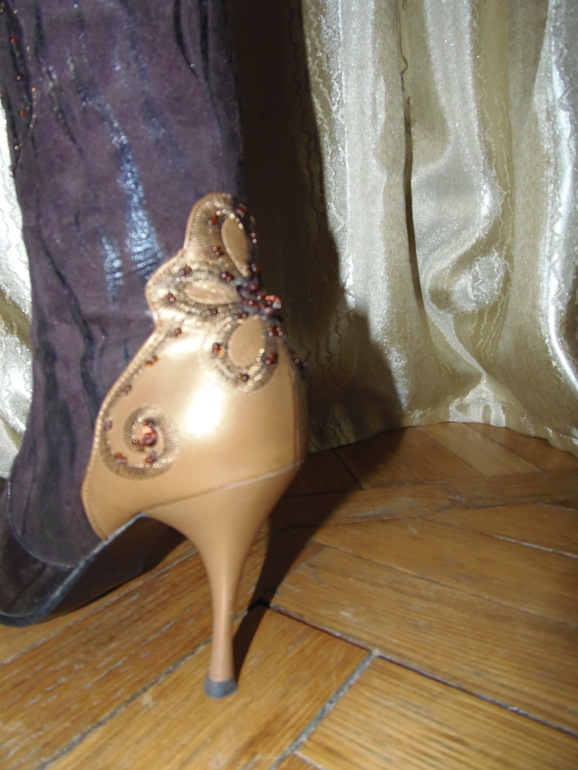 Стеганное пальто р.42 и сапожки р.37.