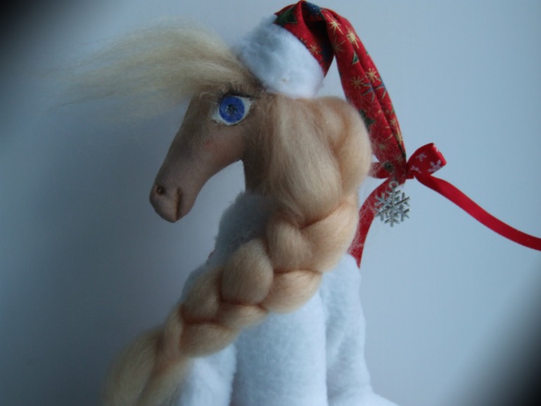 Лошадка Новогодняя