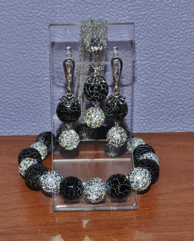 Браслеты ручной работы из полудрагоценных камней. Браслеты есть в наличии и под заказ!!!