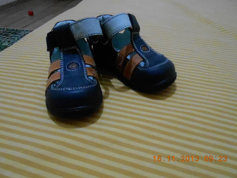 сандалии д\м 24 р. состояние новых 700р.