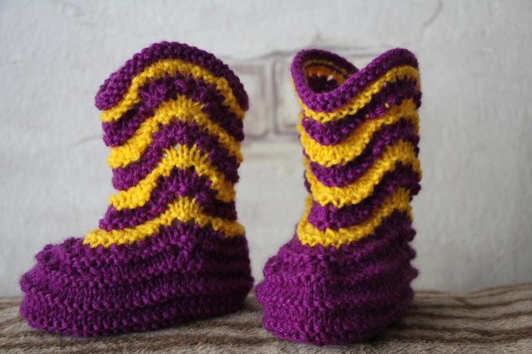 Вязаные сапожки для малышей