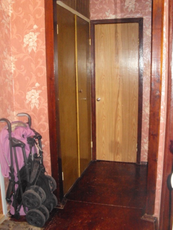 Не хочу шкаф-купе в гостиную-спальню! Что делать?