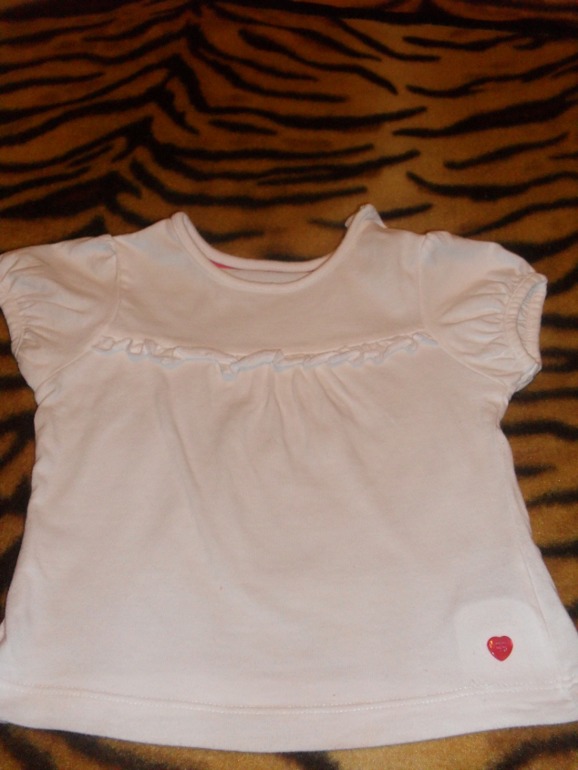 Маечки Мазекея на 6-9 мес 3 шт 200 руб