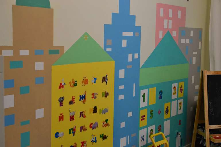 Оформляем детскую)