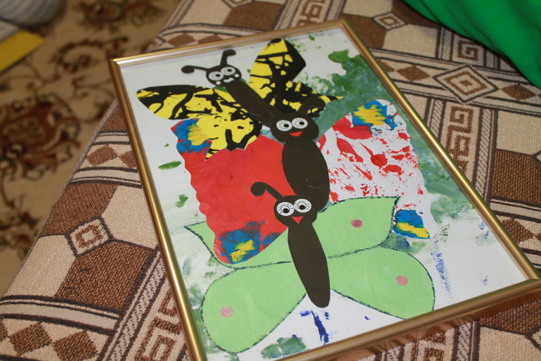 А у нас лето-бабочки порхают...