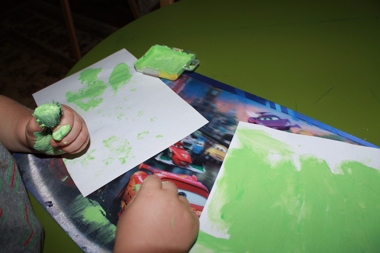 А у нас лето-бабочки порхают...