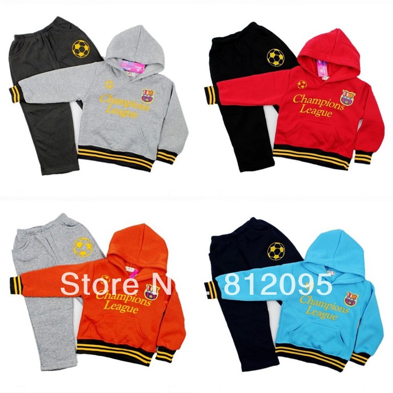 Костюм красная кофта, серые штаны 90, 395 руб.