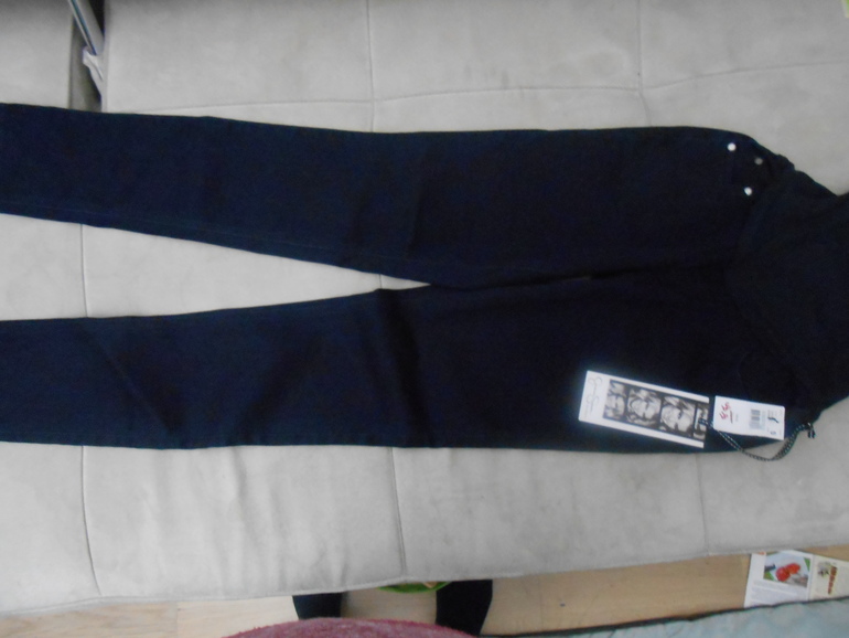 cba8cee2d046325eb82bab3860b66e81.jpg