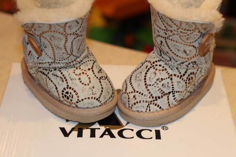 Витачи (Vitacci) 20разм. 500руб, Демары (Demar) 22-23разм. 300руб.