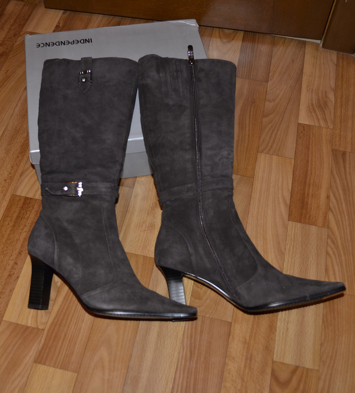 Продам зимние сапоги (замша, натуральный мех внутри) 39 размер 2000 руб.