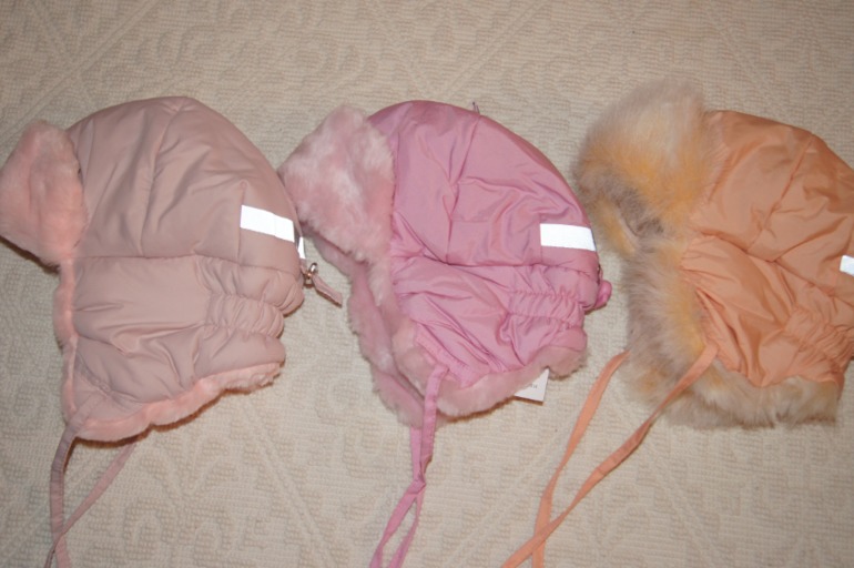 Много шапок на все сезоны для мальчиков и девочек!