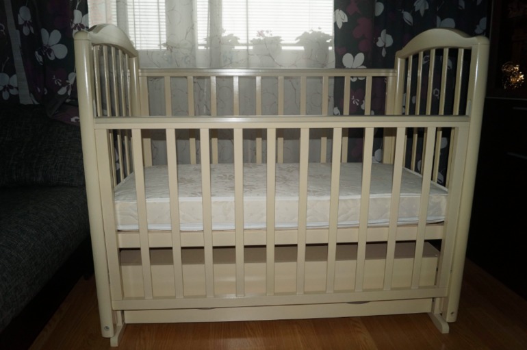 Кроватка Регина С-600 (Можга) + матрас+комод (б/у)