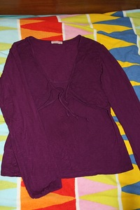 Продам 2 кормительные кофточки в одни рукир 44-46