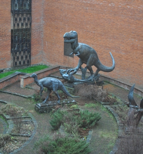 Познакомились с динозаврами