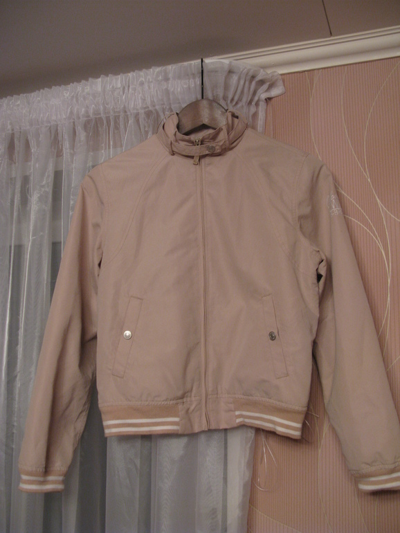Куртка Vertbaudet из Германии, Куртка Guess, ветровка Benetton ! В хорошем состоянии!