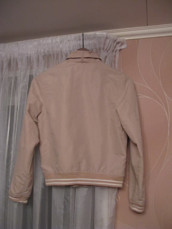 Куртка Vertbaudet из Германии, Куртка Guess, ветровка Benetton ! В хорошем состоянии!