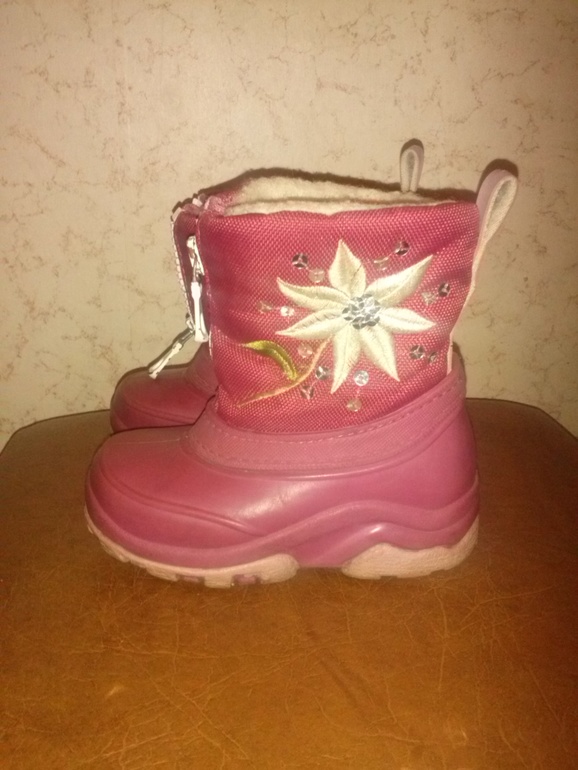 Зимние ботиночки маленького размера (18-19)