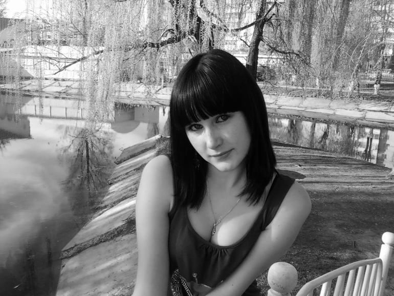 С каким цветом волос и стрижкой мне бы было хорошо? нужен Ваш совет))