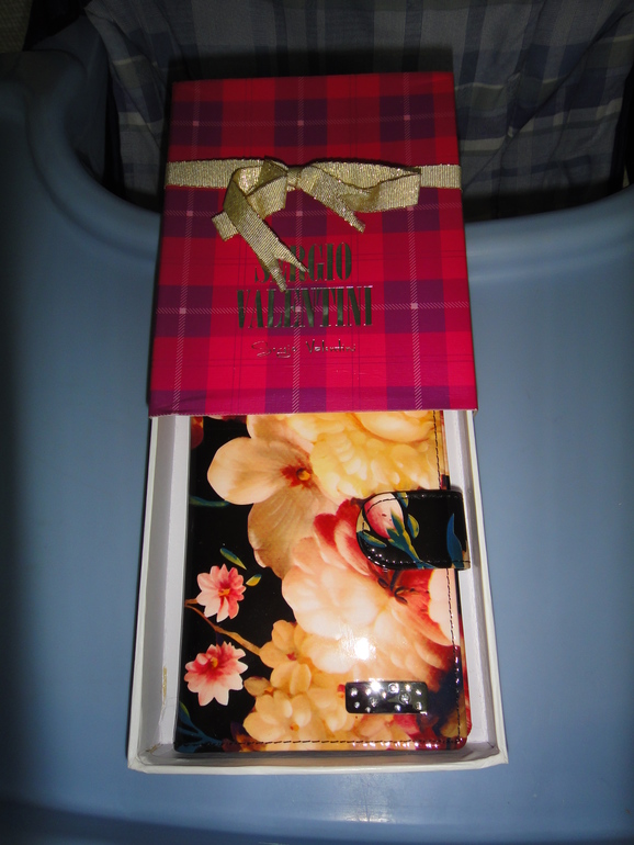 Кошелёк 500р., обложка для автодокументов 700р.Москва. М.Академическая.