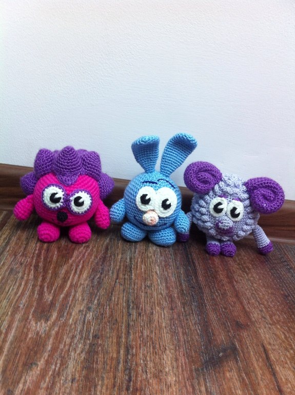 вяжу на заказ веселых смешариков:)