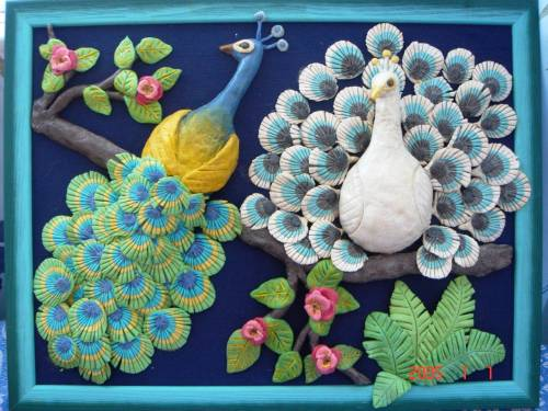 Цветущий папоротник и павлины