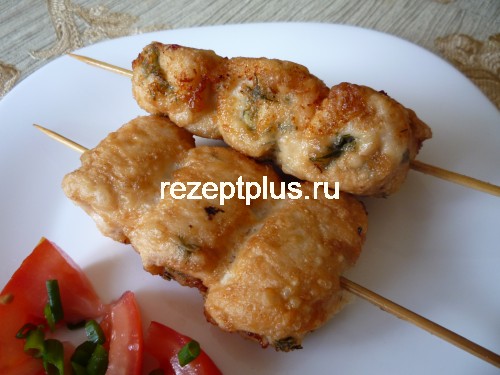 Рулеты из курицы с зеленью и чесноком