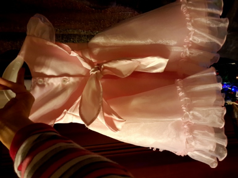 нарядное платье на год - полтора