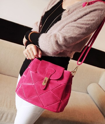 Клатчи и просто маленькие сумочки через плечо!