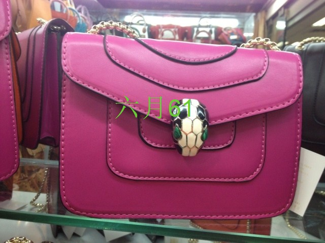 Клатчи и просто маленькие сумочки через плечо!