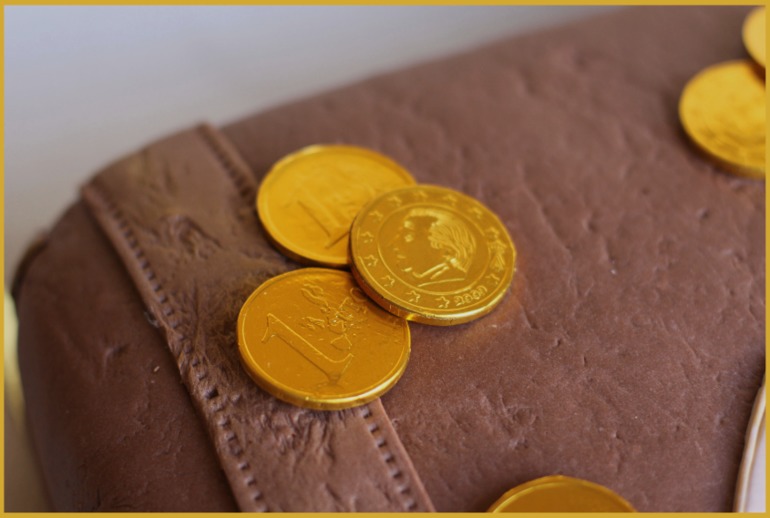 Чемодан с монетками