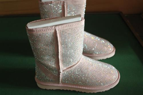 Фото посредника. Угги.