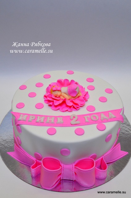 Торт с новорожденной девочкой)))