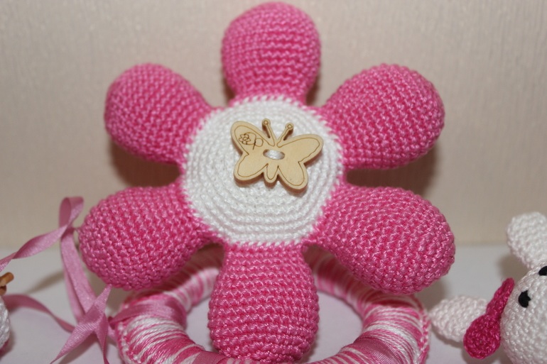 Игрушки и погремушки