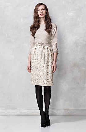 Проистрою очень красивое платье А**лены Го**родецкой 44 размер