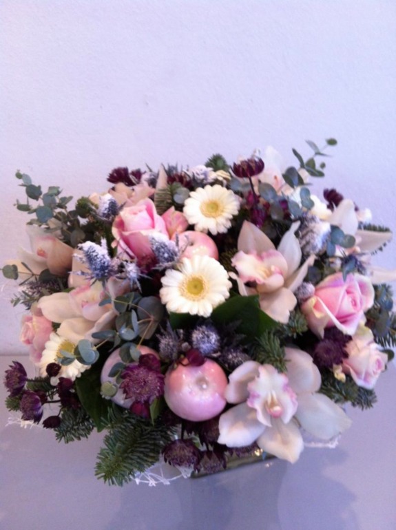 Новогодние композиции, елочки, букеты